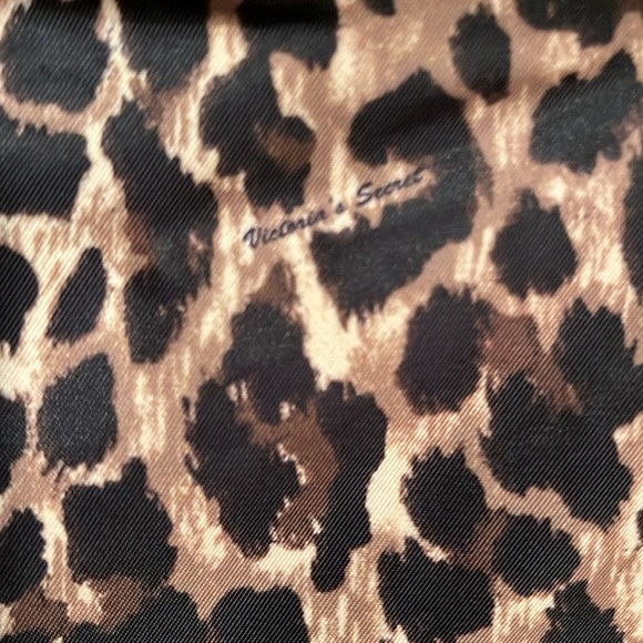 NWOT Victoria’s Secret Leopard Print Bag & Wallet Set - Picture 6 of 15